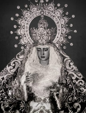 DESAMPARO CON CORONA PIEDAD