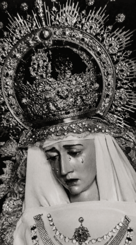 PIEDAD CON SU CORONA ANTES